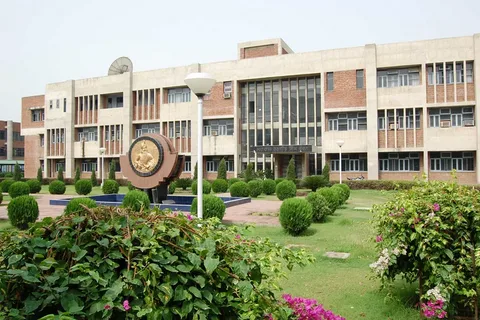 What is the process of sending transcript to WES (World Education Services) Canada from the Guru Nanak Dev University directly?
