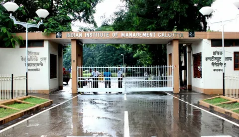 How do get the sealed transcript from Indian Institute of Management Calcutta?