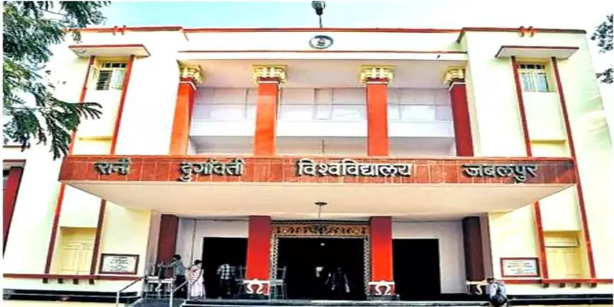 Does Rani Durgavati Vishwavidyalaya (RDVV) ask for original certificates for transcripts?