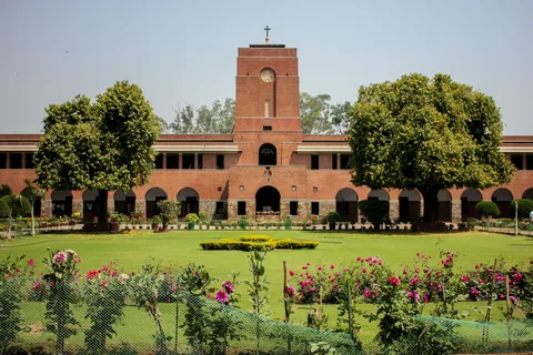 What is the procedure for getting transcript for WES Canada from Delhi University (DU)?